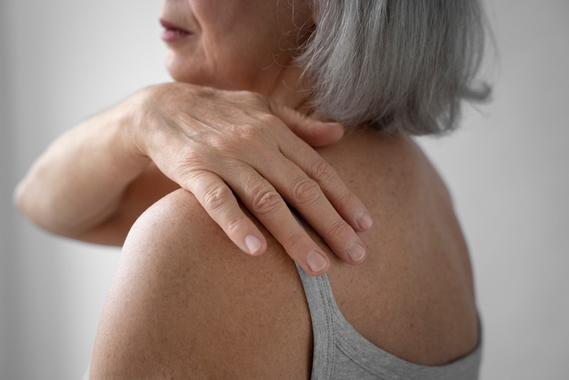 Día Mundial de la Fibromialgia: cómo tratar el dolor crónico