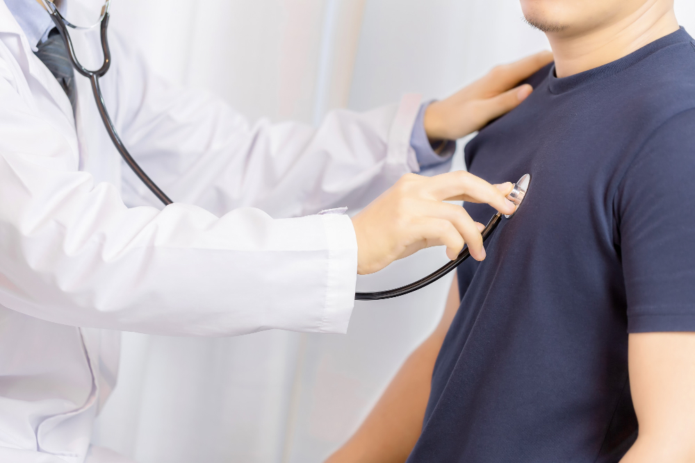 Paciente siendo evaluado tras un síncope cardiogénico en consulta de cardiología