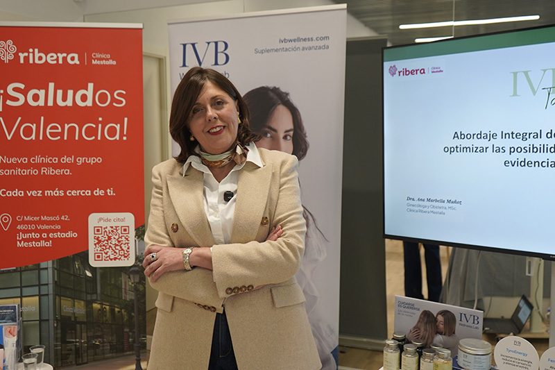 La doctora Ana Marbella Muñoz_ antes de empezar la charla de fertilidad