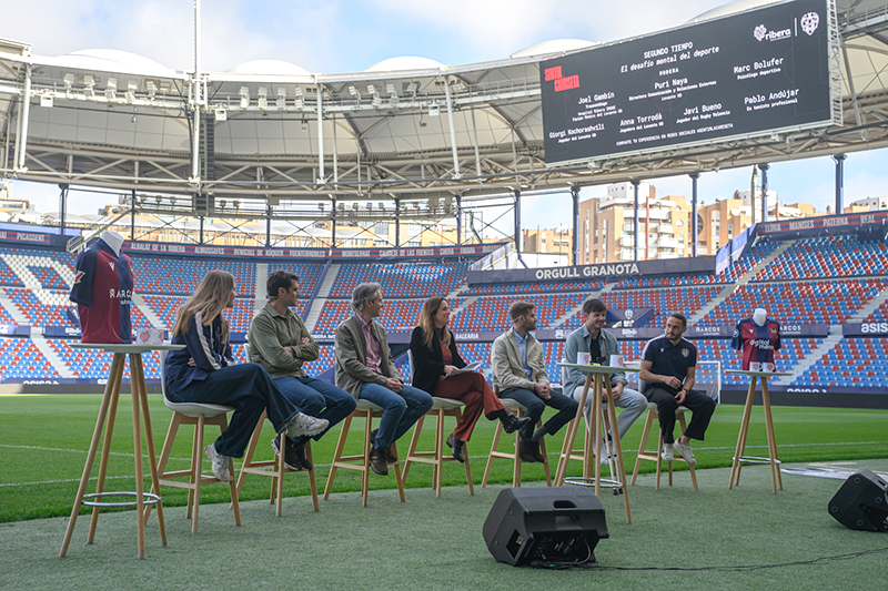 Presentacion de la campaña ideada por Grupo Ribera y Levante UD sobre salud mental en el deporte : " Sentir la camiseta "