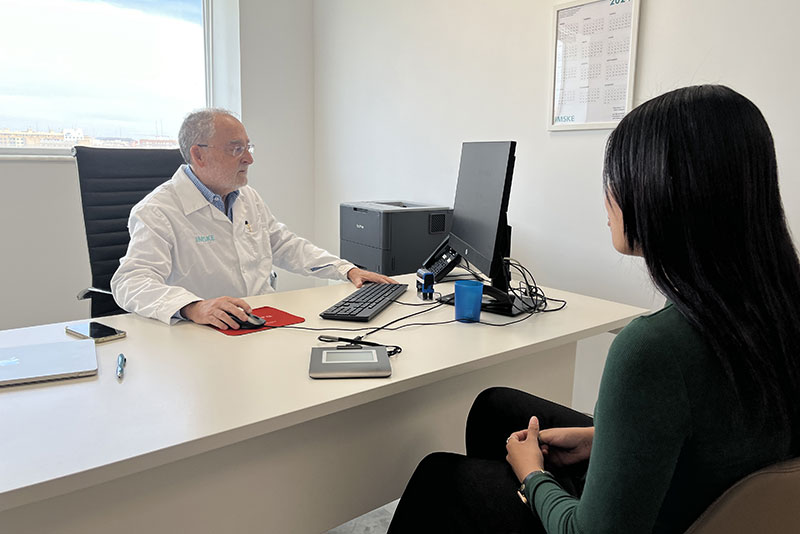 El doctor Vicente Palop, responsable de la Unidad de Fibromialgia de Ribera IMSKE