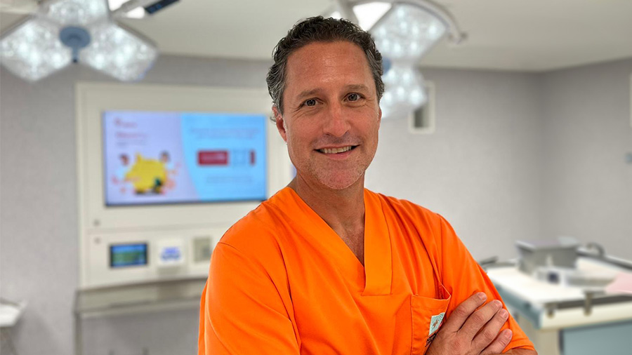 El hospital Ribera Juan Cardona pone en marcha una unidad de cirugía de la mama bajo la dirección del doctor Juan Pablo Alarcón