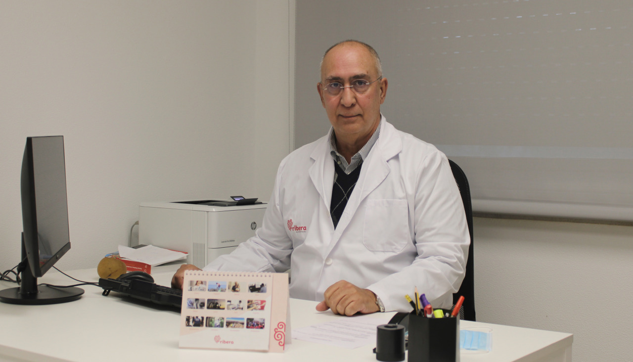 Doctor José Manuel Pardo Figueira, especialista en Urología del hospital Ribera Juan Cardona