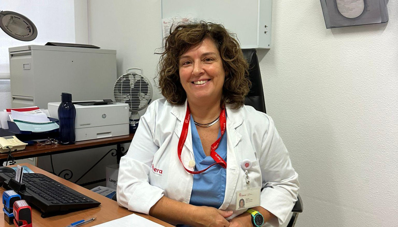 La doctora Noemí López González, especialista en Cirugía General y Digestiva del hospital Ribera Juan Cardona
