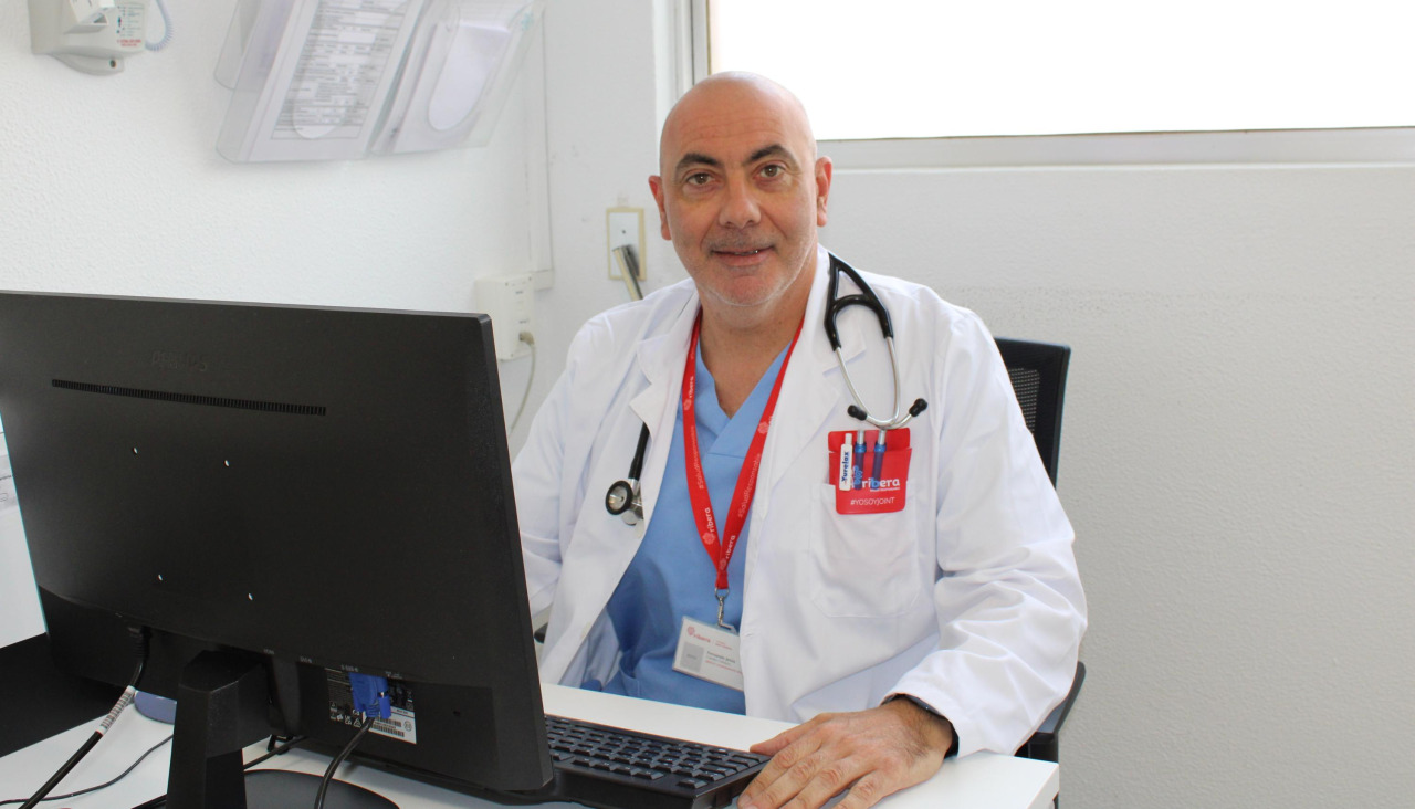 Fernando Jesús Camba, coordinador del Servicio de Urgencias del hospital Ribera Juan Cardona