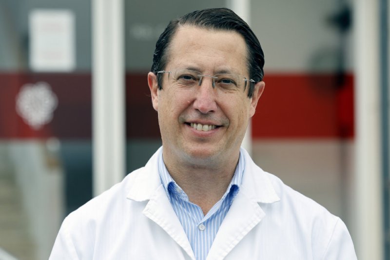 Dr. Martín Lázaro