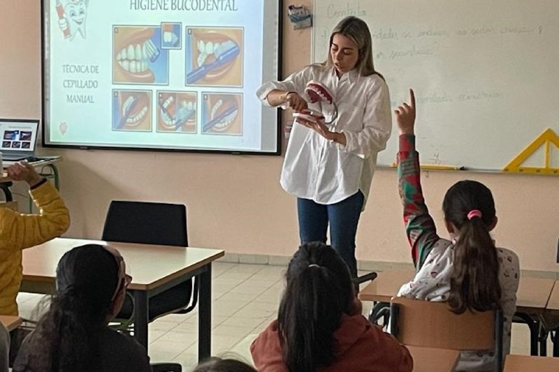 Dra. Marina Hernández, durante uno de los talleres impartidos