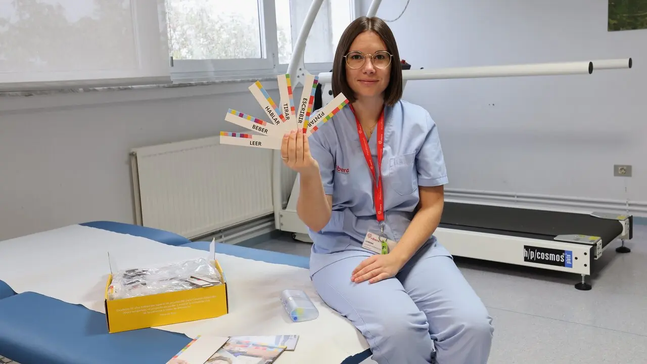 Lorena Legaspi, en su centro de trabajo en el Hospital Ribera Polusa
