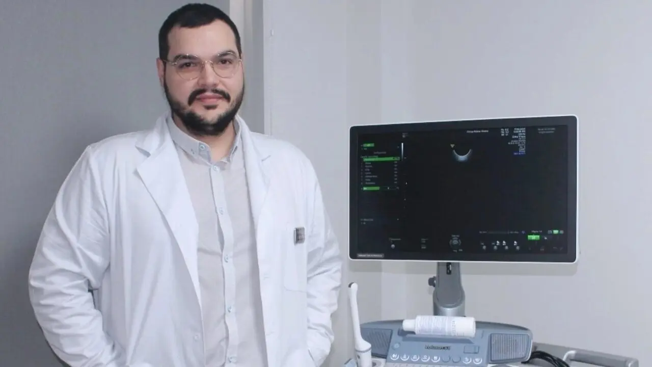 Ezequiel Cardoso, ginecólogo que trabaja en al Hospital da Mariña