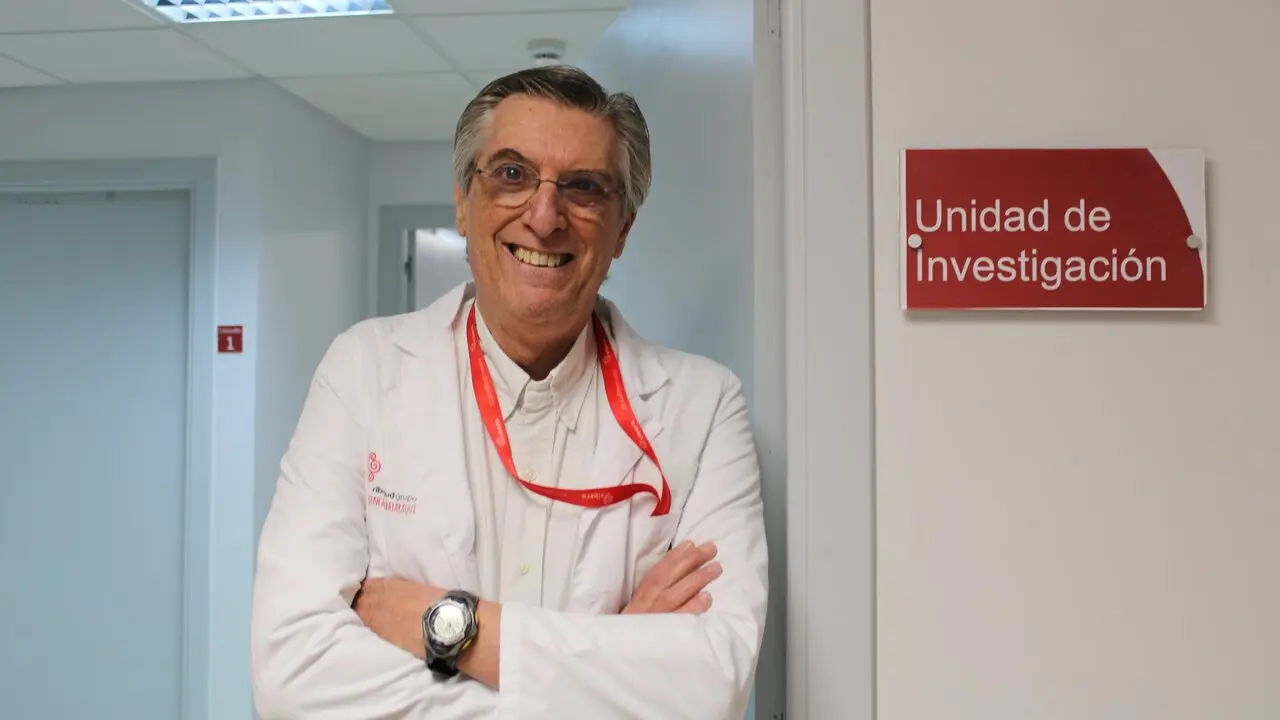 El doctor Secundino Cigarrán dirige varias investigaciones sobre la enfermedad renal crónica