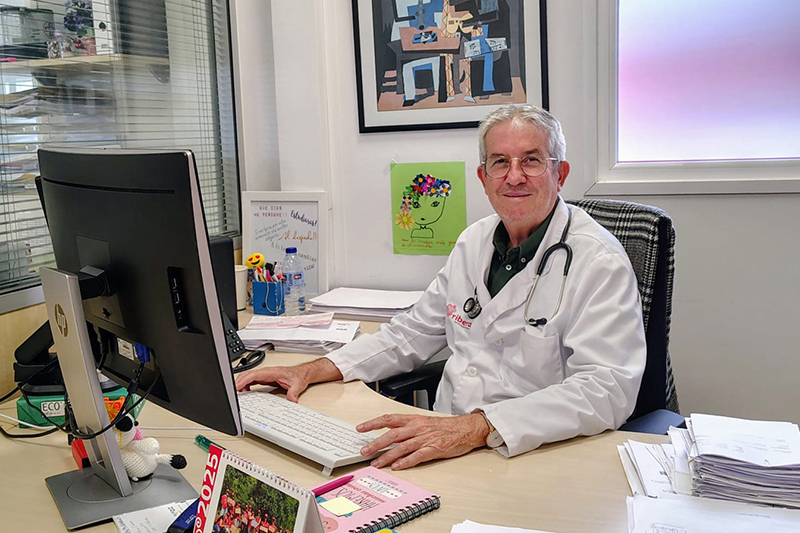El doctor Luis Senra, jefe del servicio de la Unidad de paciente crónico del hospital Ribera Polusa