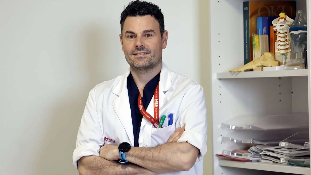 El doctor Albert Grau es traumatólogo en la Clínica Ribera Polusa Medicina Deportiva