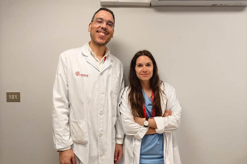 Frank Betances (otorrinolaringólogo) y Lorena Legaspi (logopeda)