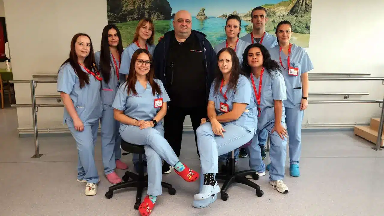 José Francos, con el equipo de la Unidad de Daño Cerebral de Ribera Polusa