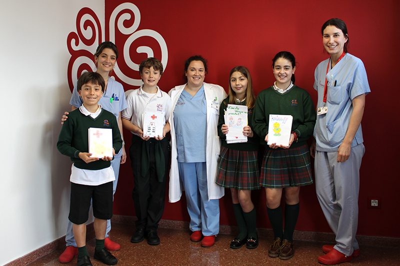Los pacientes de Ribera Povisa reciben cartas de ánimo y apoyo de los alumnos del Colegio Miralba