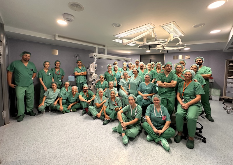 profesionales en quirófano