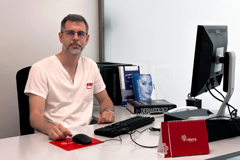 Dermatología con el Dr. Álvaro León en Clínica Ribera Colón