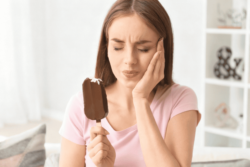 Dientes sensibles al frío Por qué ocurre y cómo tratarlo