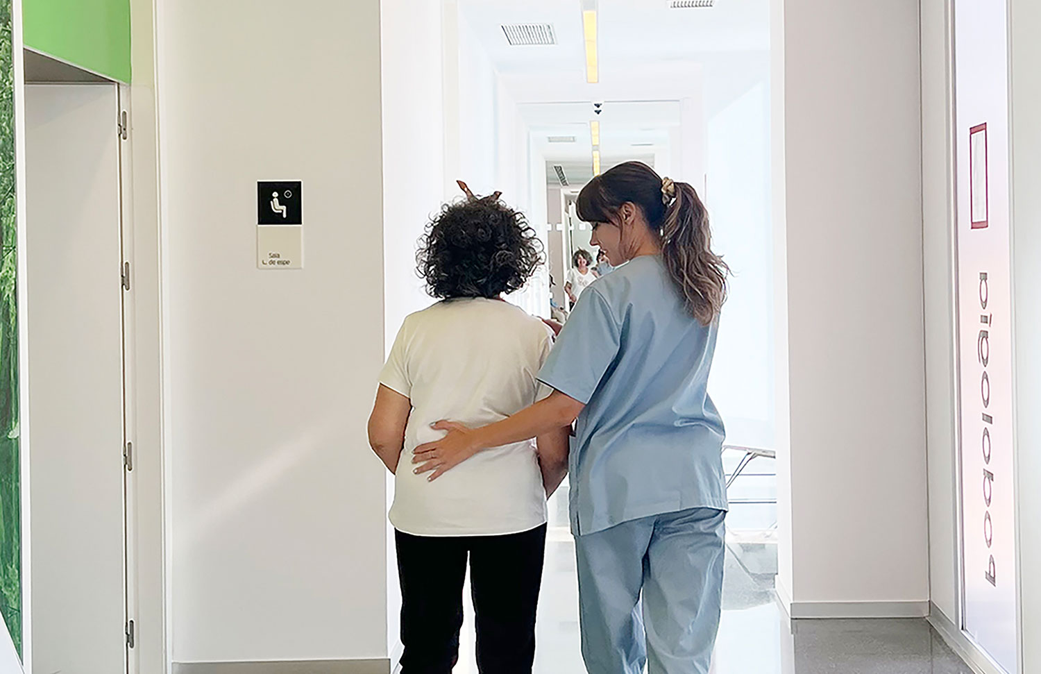 La Unidad de Daño Cerebral de Ribera Virgen de la Caridad lanza el vídeo de campaña “Contigo paso a paso” por el Día Mundial del Daño Cerebral