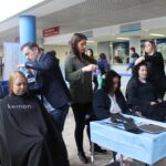 El Hospital de La Ribera recoge cerca de 5 kilos de pelo para hacer pelucas para pacientes oncológicos