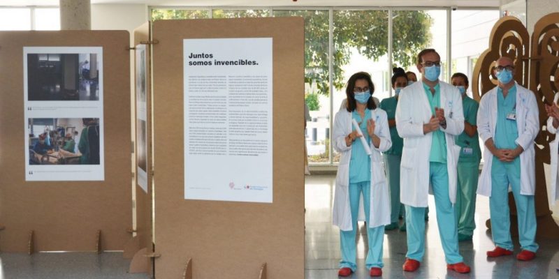 Ribera Salud homenajea a profesionales y pacientes con una exposición fotográfica simultánea del COVID en todos sus hospitales