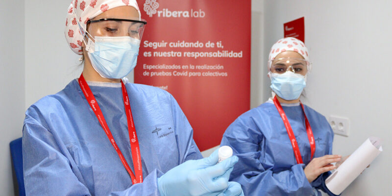 Especialistas de Ribera insisten en la importancia de las medidas de seguridad Covid aunque se reciba la vacuna