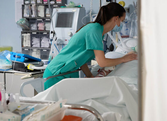 Ribera facilita prácticas en sus hospitales a los estudiantes de ciclos y grado de Enfermería de la Escuela de Povisa