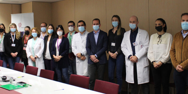 Ribera acuerda con los sindicatos de su hospital en Elche mejoras laborales mientras siguen las negociaciones en Dénia