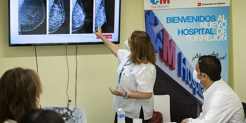 La doctora Camps forma a profesionales de Bayer en los avances en la Radiología del cáncer de mama