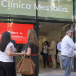Exterior de la clínica Ribera Mestalla en la jornada de puertas abiertas