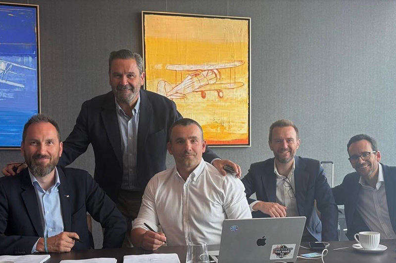 El equipo de Ribera y PDG responsable de la adquisición de Multi Med-Polonia