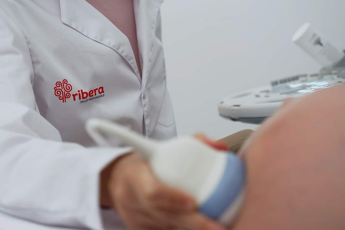 Ecografía embarazada en hospital Ribera